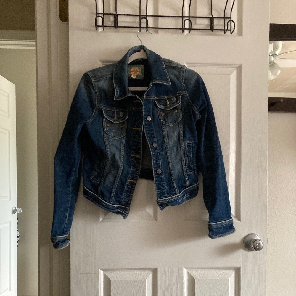 EUC Abercrombie & Fitch Cropped Jean Jacket L Distressed Dark Wash Denim